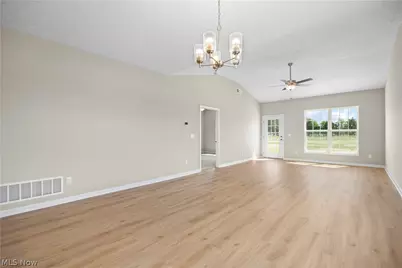 111 Brunswick Drive, Elyria, OH 44035 - Photo 10