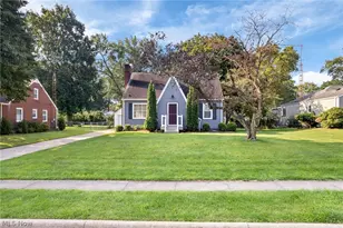 164 Maplecrest St SW, North Canton, OH 44720 - Photo 2