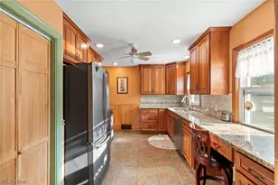 164 Maplecrest St SW, North Canton, OH 44720 - Photo 10