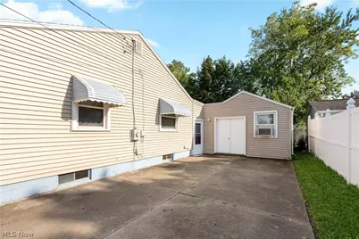 3045 Bayer Circle, Massillon, OH 44646 - Photo 2