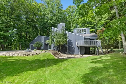 1049 N Medina Line Road, Akron, OH 44333 - Photo 4