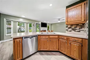 1294 Bannerstone Dr, Painesville Twp, OH 44077 - Photo 4