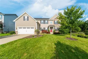 5570 W Long Ridge Dr, Green Hills, OH 44131 - Photo 2