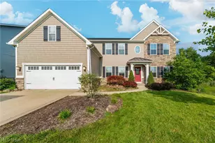 5570 W Long Ridge Dr, Green Hills, OH 44131 - Photo 1
