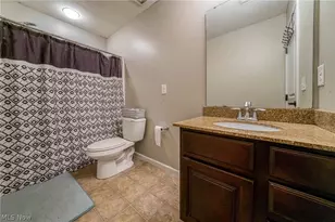 5570 W Long Ridge Dr, Green Hills, OH 44131 - Photo 22