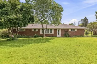 1428 Laurel Dr, Macedonia, OH 44056 - Photo 2
