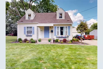 1137 E Archwood Avenue, Akron, OH 44306 - Photo 2