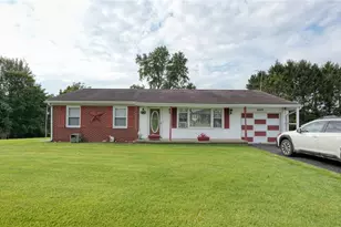 100 Vicky Ln, Heath, OH 43056 - Photo 2