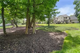 1415 Homestead Creek Dr, Grandview Heights, OH 44147 - Photo 38