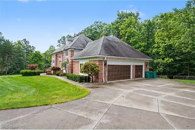 1295 Connecticut Woods Drive, Hudson, OH 44236 - Photo 4