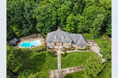 1295 Connecticut Woods Drive, Hudson, OH 44236 - Photo 2