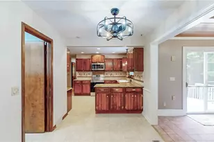 17099 Creighton Dr, Chagrin Falls, OH 44023 - Photo 12