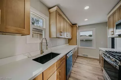 31508 Daniel Drive, Willowick, OH 44095 - Photo 4