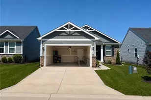 168 Eagle Cir, Amherst, OH 44001 - Photo 2