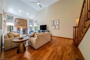4084 Shelly Dr, Green Hills, OH 44131 - Photo 6
