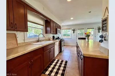 4287 Woodleigh Lane, Austintown, OH 44511 - Photo 12