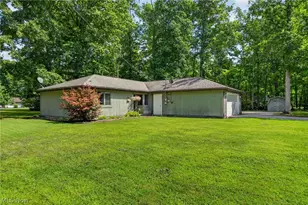 731 Lark Ct, Rock Creek, OH 44084 - Photo 2