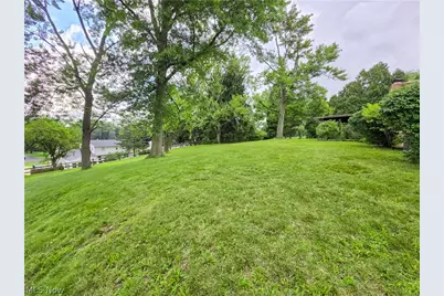 1815 Glenmont Drive NW, Canton, OH 44708 - Photo 22
