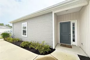 208 Silver Spg Cir, Elyria, OH 44035 - Photo 4
