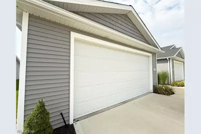 208 Silver Spring Circle, Elyria, OH 44035 - Photo 2