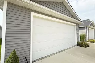 208 Silver Spg Cir, Elyria, OH 44035 - Photo 2