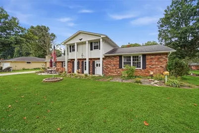 831 Oakcrest Lane NE, Massillon, OH 44646 - Photo 2