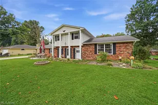 831 Oakcrest Ln NE, Massillon, OH 44646 - Photo 2