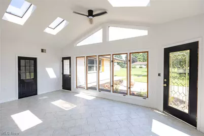 1133 3rd Street SW, New Philadelphia, OH 44663 - Photo 6
