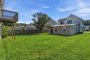 419 Poplar Ave, Williamstown, WV 26187 - Photo 2