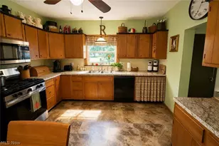 154 Taylor Rd, Barberton, OH 44203 - Photo 22