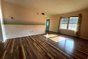 286 Wildwood Ave, Akron, OH 44320 - Photo 2