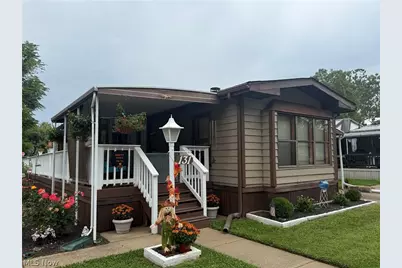 131 Coral Key Drive SE, New Philadelphia, OH 44663 - Photo 1