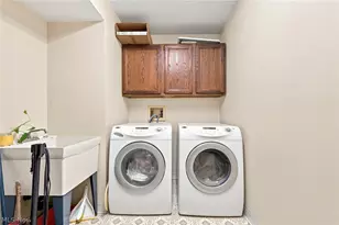 34756 Parkview Ln, Willoughby, OH 44094 - Photo 24
