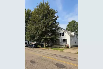 140 4th Street NE, New Philadelphia, OH 44663 - Photo 2