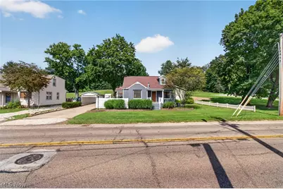 508 Locust Street S, Canal Fulton, OH 44614 - Photo 2