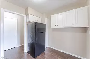3271 Warrensville Center Rd, Huber Heights, OH 44122 - Photo 10