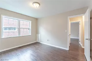 3271 Warrensville Center Rd, Huber Heights, OH 44122 - Photo 12