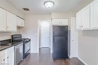 3271 Warrensville Center Road #8B, Huber Heights, OH 44122 - Photo 8