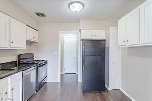 3271 Warrensville Center Rd, Huber Heights, OH 44122 - Photo 8