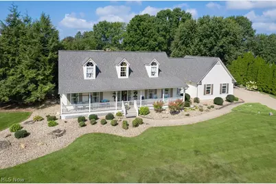 1067 Mohawk Trail SW, Hartville, OH 44632 - Photo 2