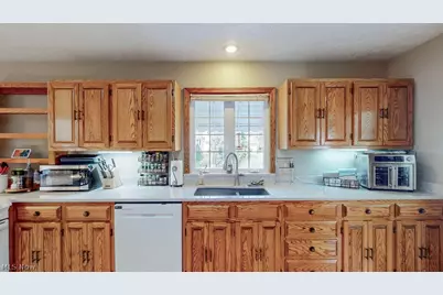 1067 Mohawk Trail SW, Hartville, OH 44632 - Photo 14