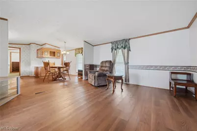 83 Helen Street, Barberton, OH 44203 - Photo 2