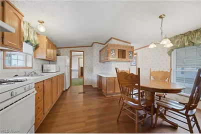 83 Helen Street, Barberton, OH 44203 - Photo 4