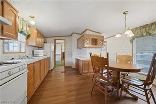 83 Helen St, Barberton, OH 44203 - Photo 4