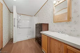 83 Helen St, Barberton, OH 44203 - Photo 12