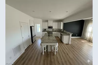 3241 Boettler Street NE, Canton, OH 44721 - Photo 6