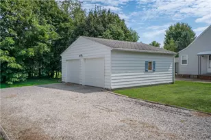 2826 Fletcher Ave NE, Canton, OH 44705 - Photo 2