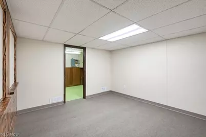 2195 Par Drive, Akron, OH 44312 - Photo 30