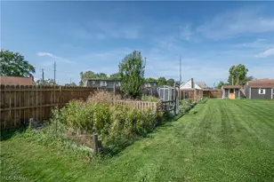 2125 41st St NE, Canton, OH 44705 - Photo 46