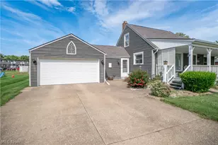 2125 41st St NE, Canton, OH 44705 - Photo 2